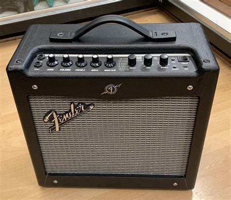 fender mustang 1 v2 review